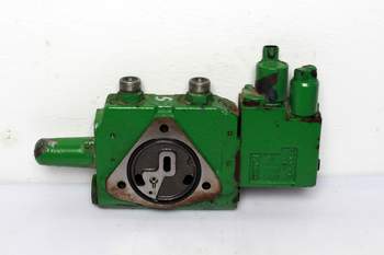 salg af John Deere 7820  Remote control valve