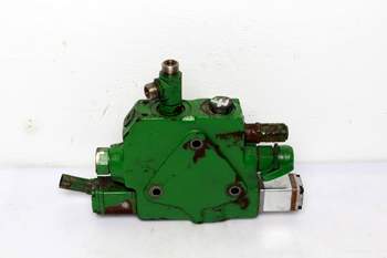 salg af John Deere 7820  Hydraulic lift valve