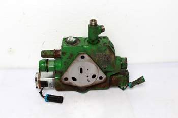 salg af John Deere 7820  Hydraulic lift valve