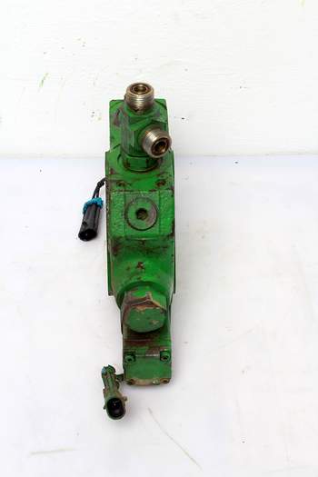 salg af John Deere 7820  Hydraulic lift valve