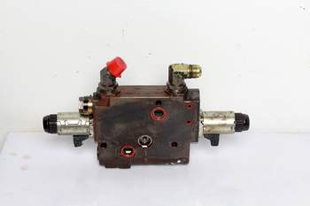 salg af Massey Ferguson 6480  Hydraulic lift valve