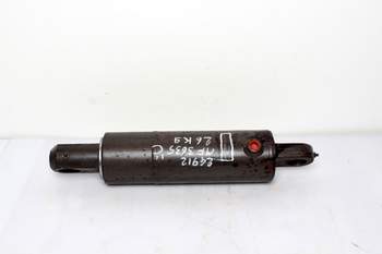 salg af Massey Ferguson 3635 RIGHT Lift Cylinder