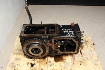 salg af Case Farmall 55 C  Rear Transmission