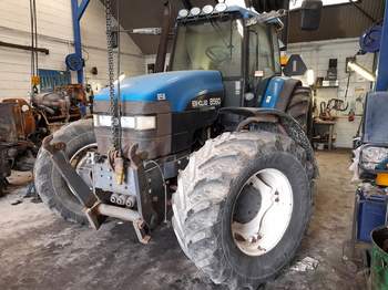 salg af New Holland 8560 traktor