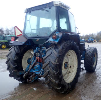salg af New Holland 8340 traktor
