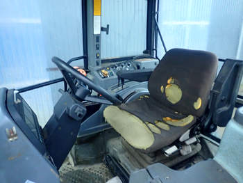 salg af New Holland 8340 tractor