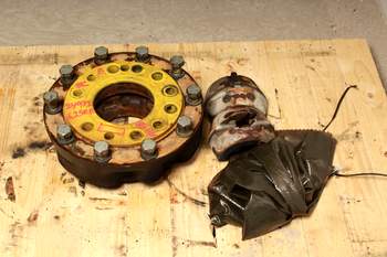 salg af John Deere 6250R RIGHT Rear wheelhub (Amercian type)