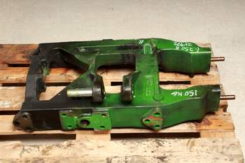 salg af John Deere 6250R  Front axle support