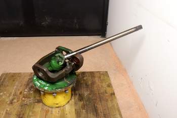 salg af John Deere 6250R RIGHT Front axle final drive