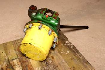 salg af John Deere 6250R RIGHT Front axle final drive