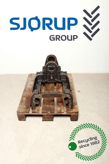 Valmet 900  Front axle support