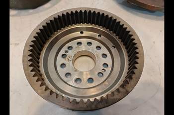 salg af Foraksel Slutdrev Valmet 900 VÄNSTER