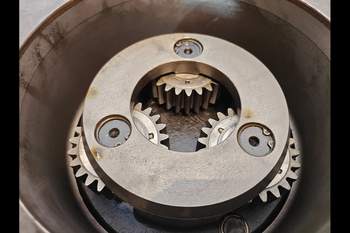 salg af Foraksel Slutdrev Valmet 900 VÄNSTER