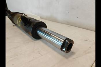 salg af Styrcylinder för framaxel Valmet 900