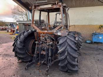 salg af New Holland 8970 tractor