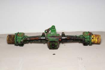 salg af John Deere 6820  Disassembled front axle