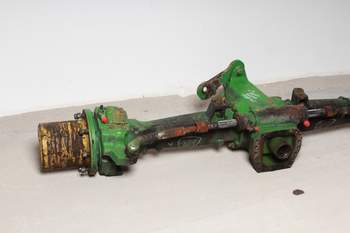 salg af John Deere 6820  Disassembled front axle
