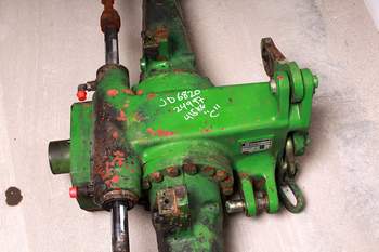 salg af John Deere 6820  Disassembled front axle
