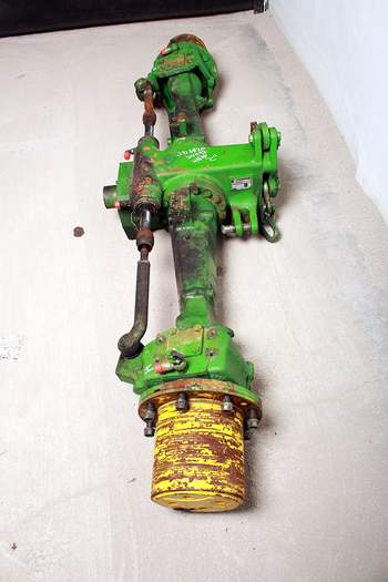 salg af Foraksel John Deere 6820