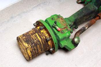 salg af John Deere 6820  Front Axle