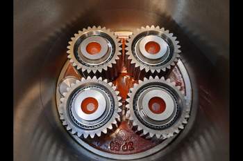 salg af Foraksel Slutdrev John Deere 6820 VÄNSTER