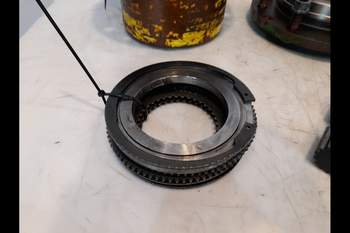 salg af Foraksel Slutdrev John Deere 6820 VÄNSTER