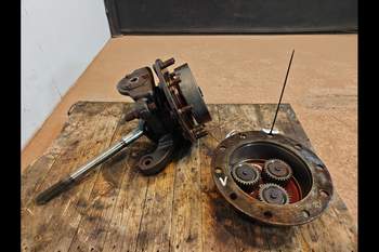 salg af Case CVX170 LEFT Front axle final drive