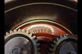 salg af Case CVX170 LEFT Front axle final drive