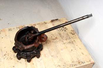 salg af Ford 4130 RIGHT Front axle final drive