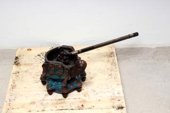 salg af Ford 4130 LEFT Front axle final drive