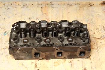 salg af Ford 4130  Cylinder Head