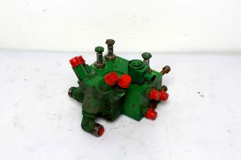 salg af John Deere 6430  Suspension control valve