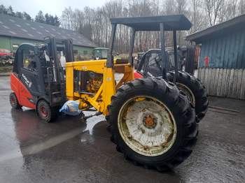 salg af Traktorgrävare Massey Ferguson 60 HX 