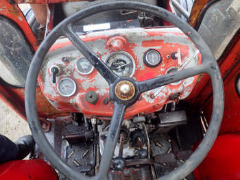 salg af Massey Ferguson 135 tractor