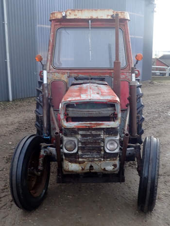 salg af Massey Ferguson 135 traktor