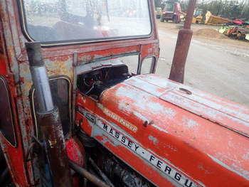 salg af Massey Ferguson 135 tractor