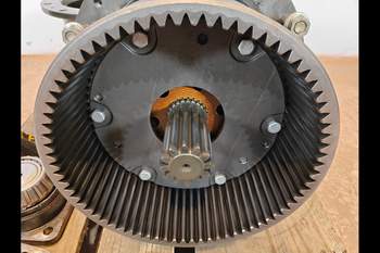 salg af  T7.315 RIGHT Front axle final drive