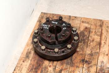 salg af New Holland TG285 RIGHT Rear wheelhub (Amercian type)