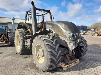 salg af Valtra S374 traktor