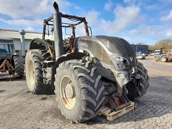 salg af Valtra S374 tractor