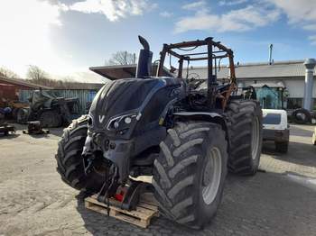 salg af Valtra S374 traktor