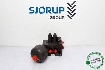 Valtra S374  Suspension control valve