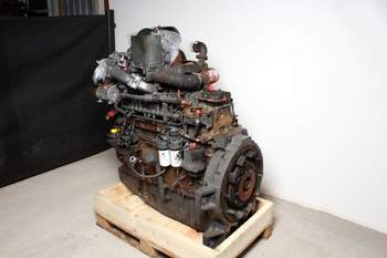 salg af Valtra S374  Engine