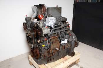 salg af Valtra S374  Engine