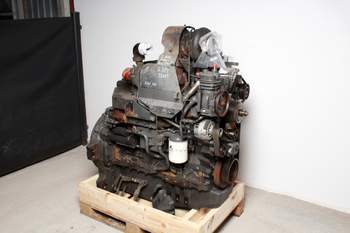salg af Valtra S374  Engine