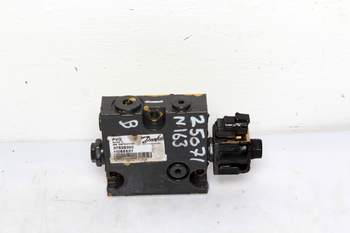 salg af Valtra N163  Remote control valve