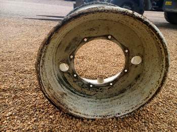 salg af New Holland T7.270 RIGHT Front Rim