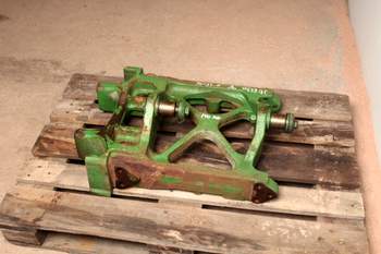 salg af John Deere 6230  Front axle support