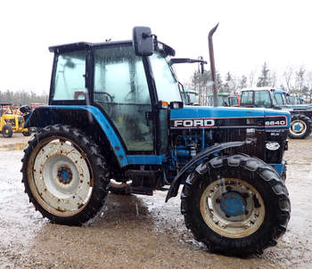 salg af New Holland 6640 traktor