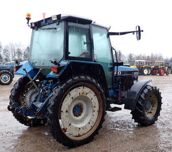 salg af New Holland 6640 tractor